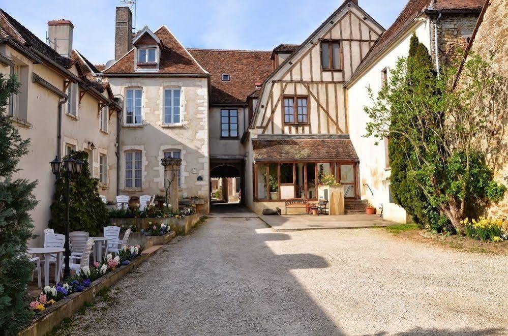 Logis Hotel - Le Relais Saint Vincent Ligny-le-Chatel Exterior photo