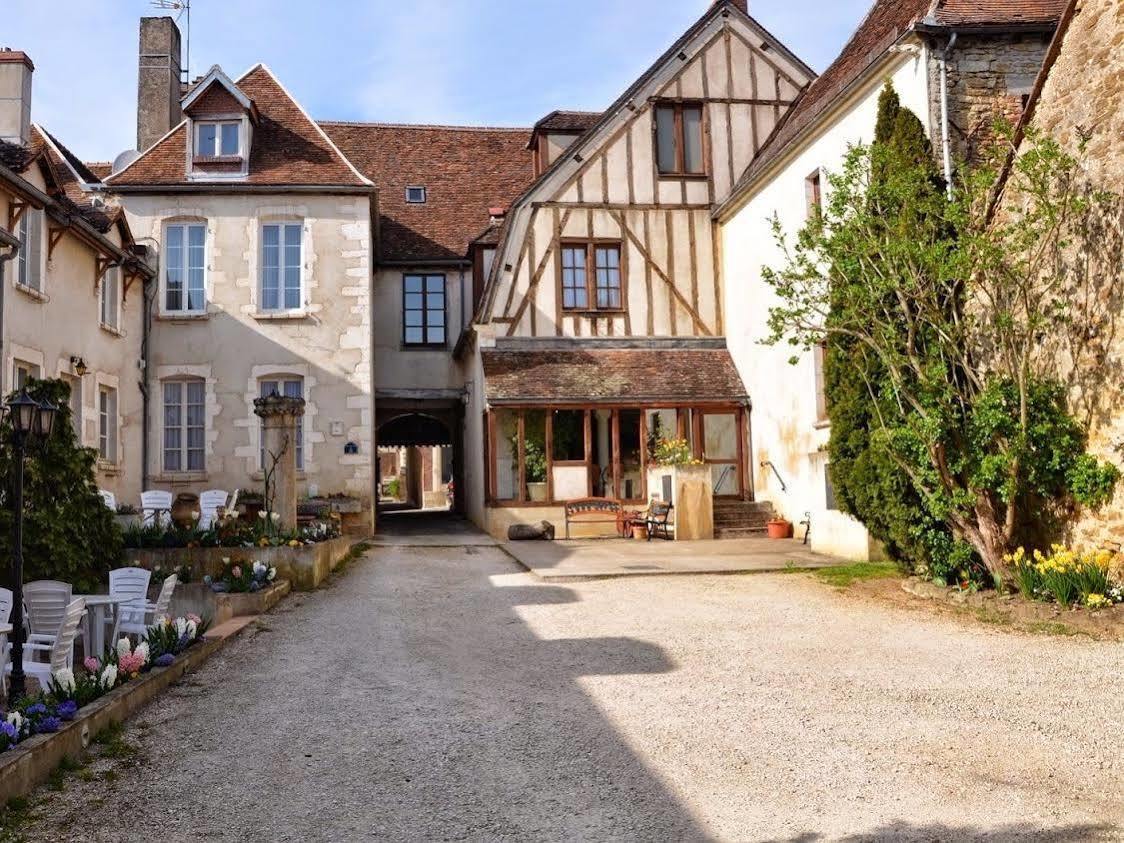 Logis Hotel - Le Relais Saint Vincent Ligny-le-Chatel Exterior photo